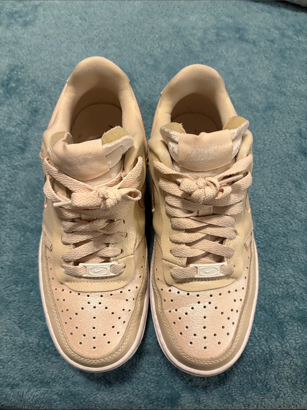 Nike rose gold women’s casual sneaker size 6.5
